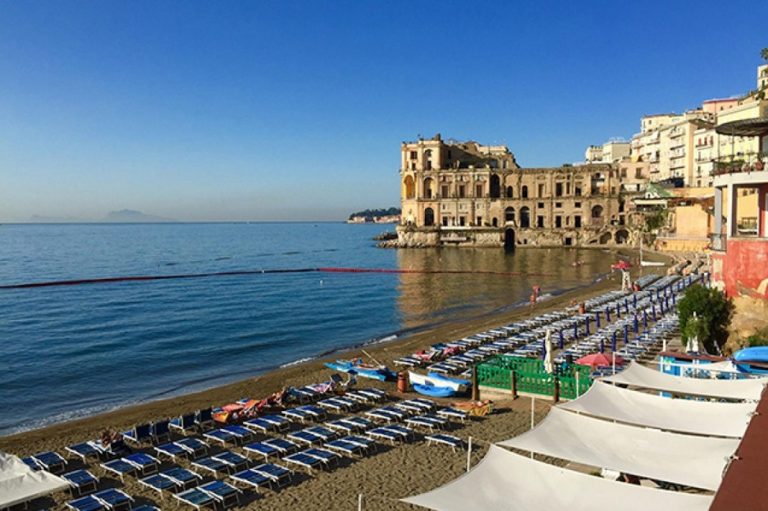 Ma dai! 12+  Fatti su  Ristorante Sulla Spiaggia Napoli: Maybe you would like to learn more about one of these?